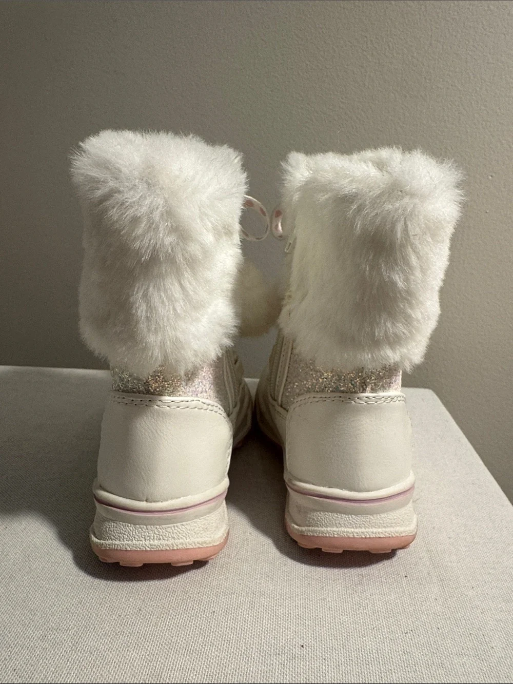 Sparkle-Faux Fur White Kids Winter Boots with Pink Accents